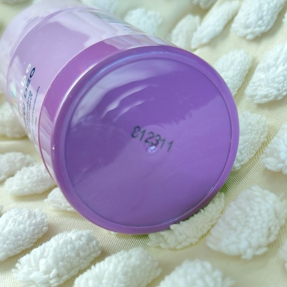 Brand New Megababe The Glow Deo Skin Brightening Deoderant - Picture 3 of 9